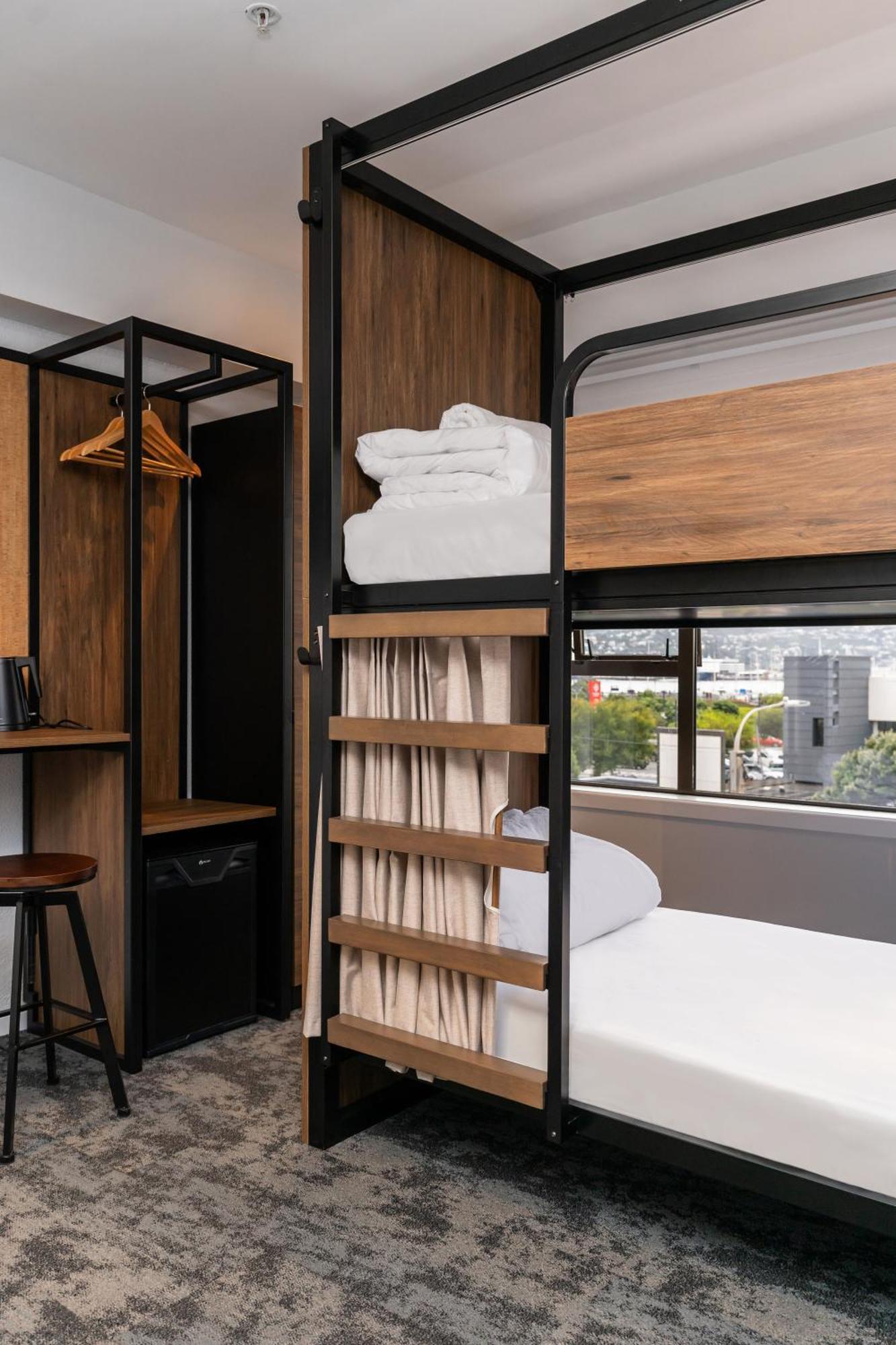 Albergue Haka House Wellington Exterior foto A bunk bed in a hotel room