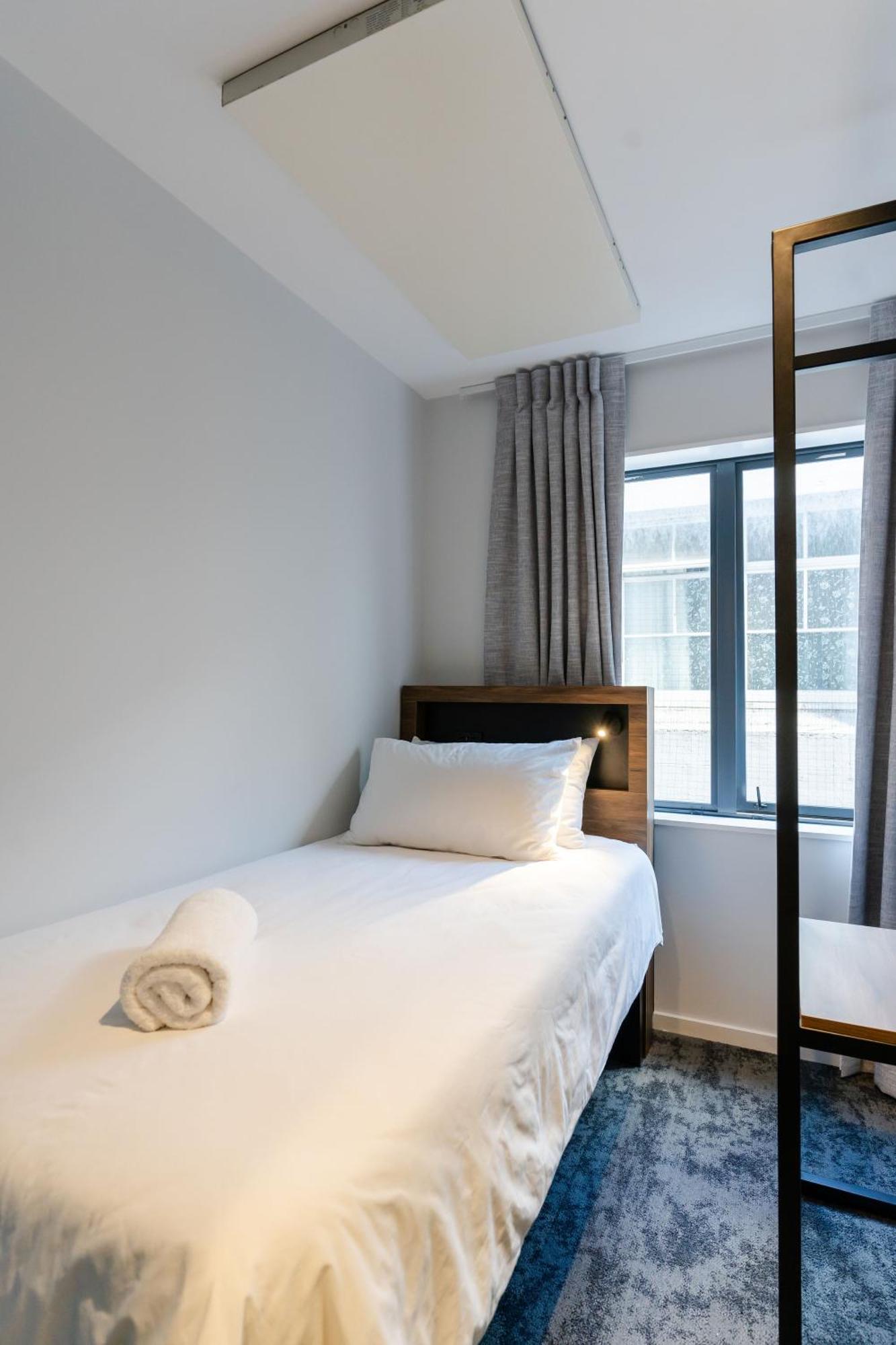 Albergue Haka House Wellington Exterior foto A single room at the hotel
