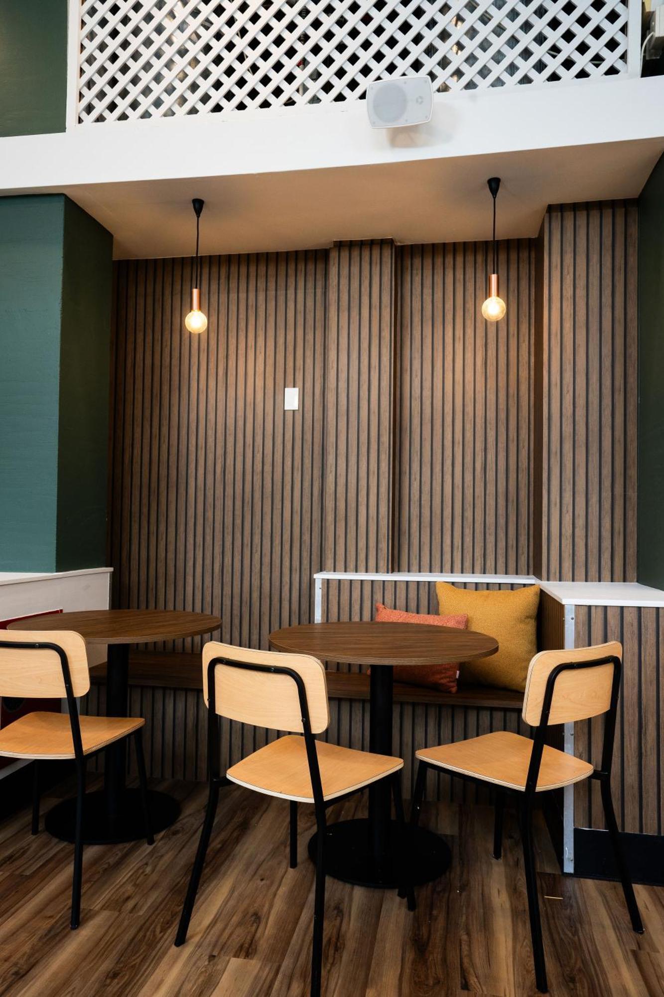 Albergue Haka House Wellington Exterior foto Interior of a Starbucks Reserve store in Tokyo, Japan